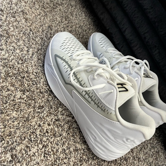 Puma White Athletic Shoes - Picture 1 of 5